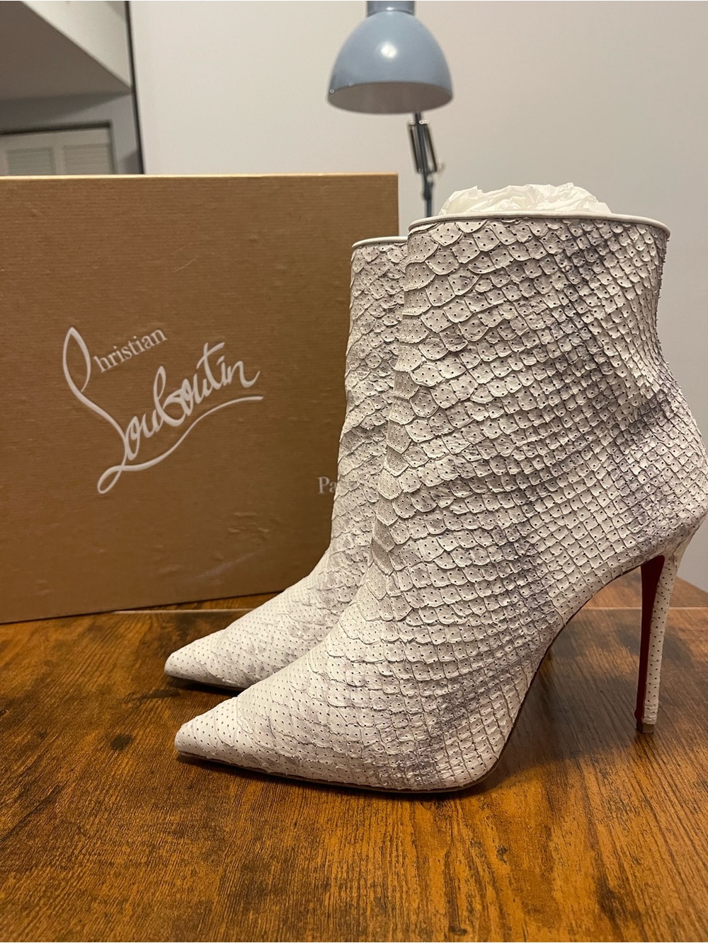 Christian Louboutin White Snake Skin Textured Pointed-Toe Ankle Boots - Picture 3 of 7